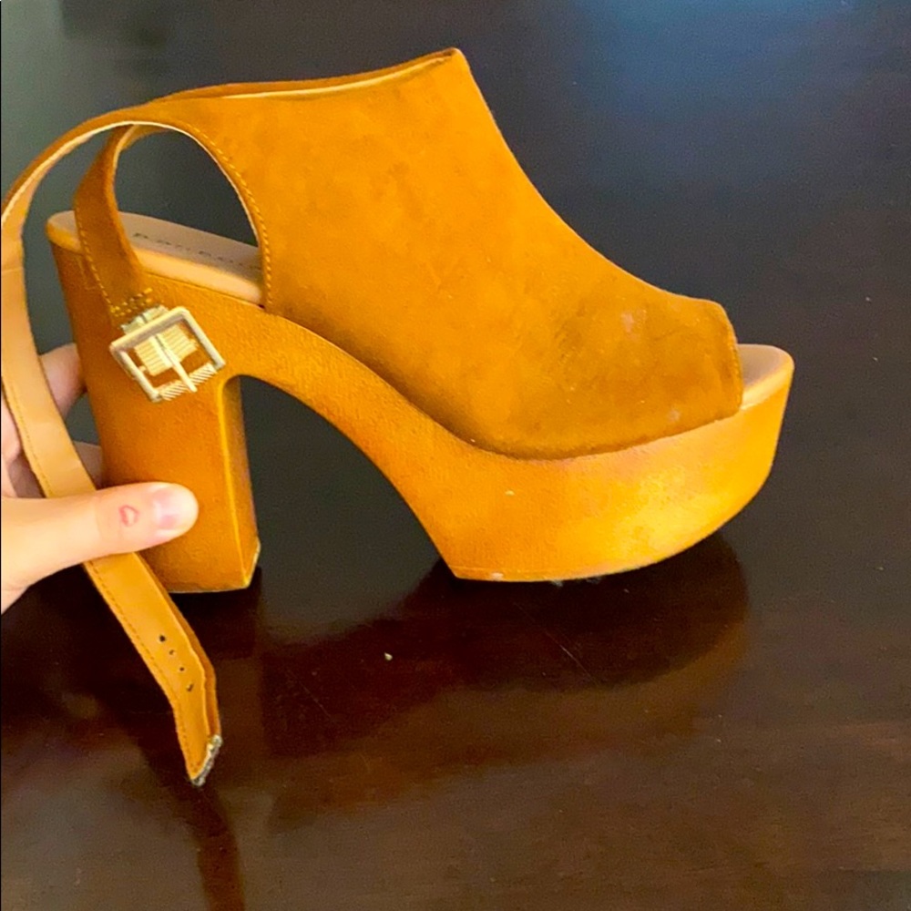 Shoes - Picture 3 of 4